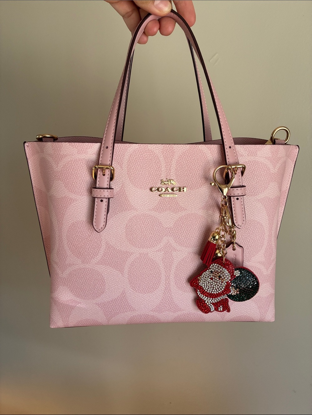 2/$20🎀 Gold-Tone Red Crystal Santa Charm Keychain with Tassel Bag Charm